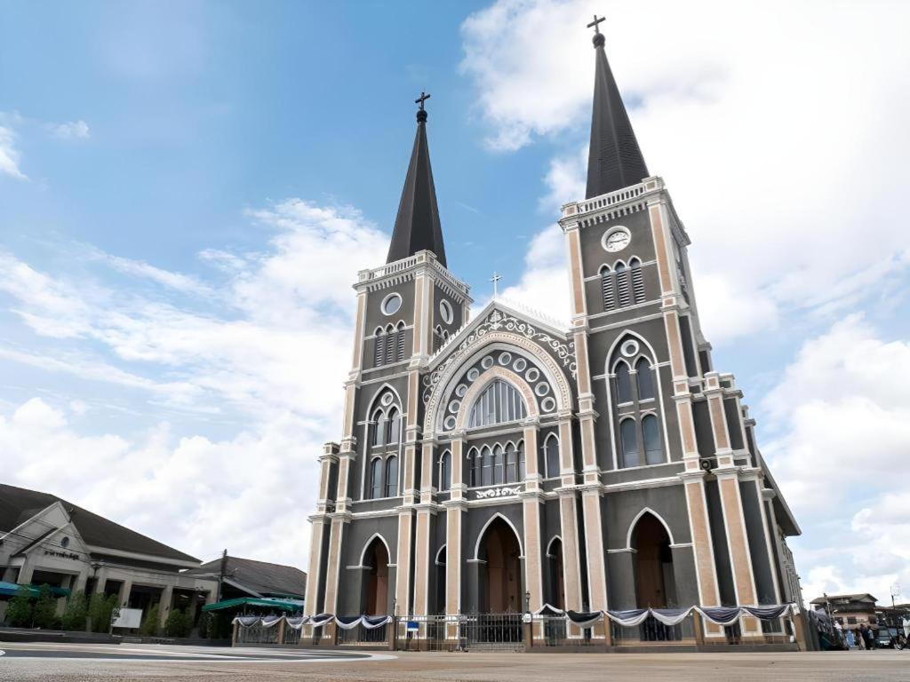 Bussarakam Place Hotel Chanthaburi Exterior foto